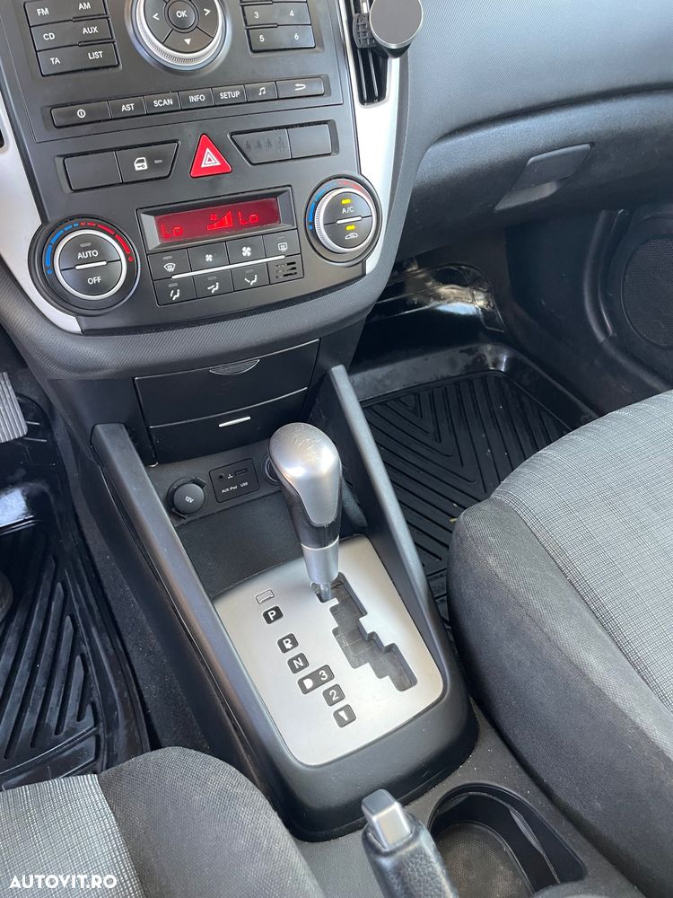 Kia Ceed 1.6 CRDi 115 Automatik Spirit - 19