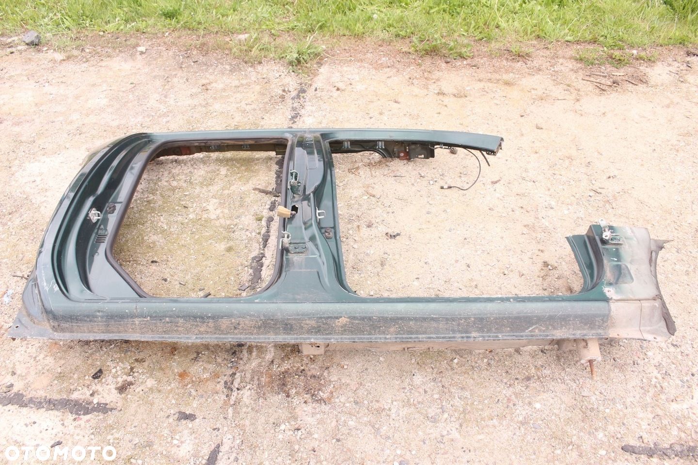 Prawy Bok Próg Słupek Nissan Navara D40 - 1