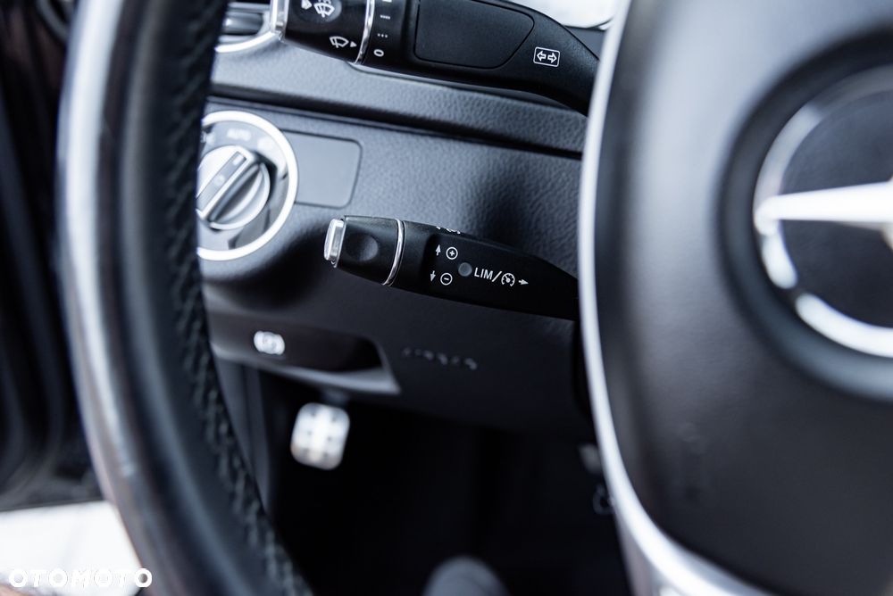 Mercedes-Benz Klasa C 180 (BlueEFFICIENCY) 7G-TRONIC Avantgarde - 29
