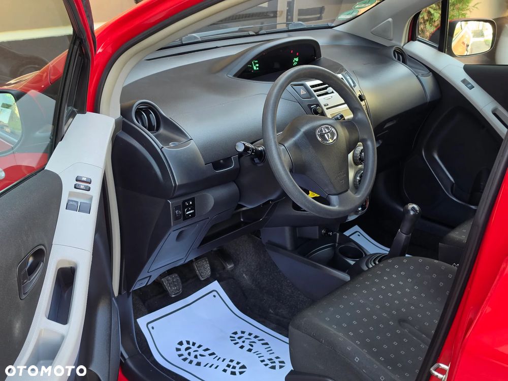 Toyota Yaris 1.3 VVT-i Sol - 5