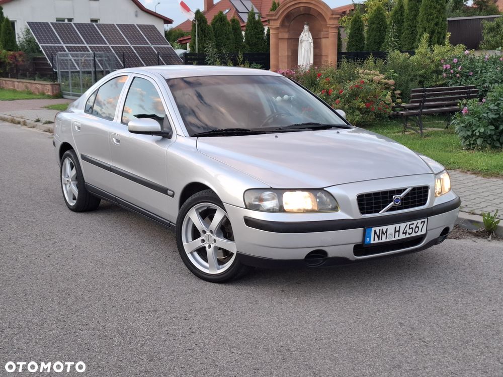 Volvo S60 2.4 Momentum - 5