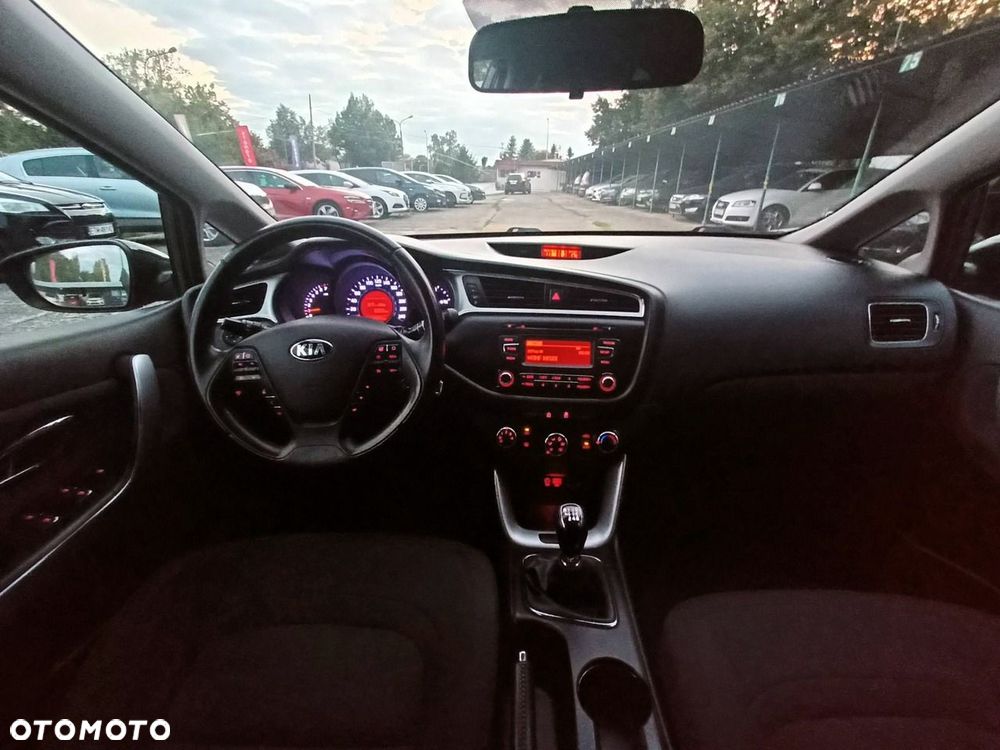 Kia Ceed - 12