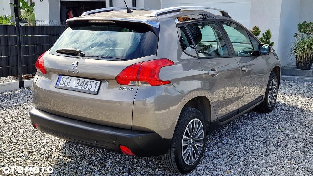 Peugeot 2008 1.2 VTi Allure - 33