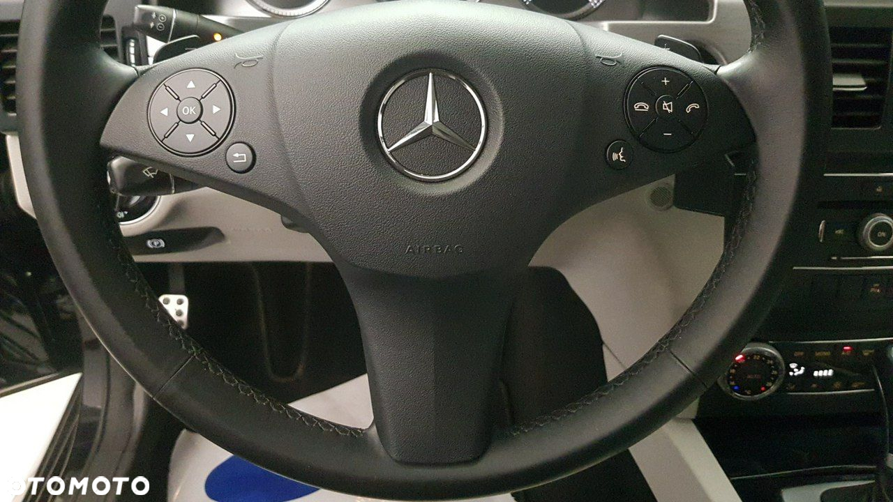 Mercedes-Benz GLK - 32