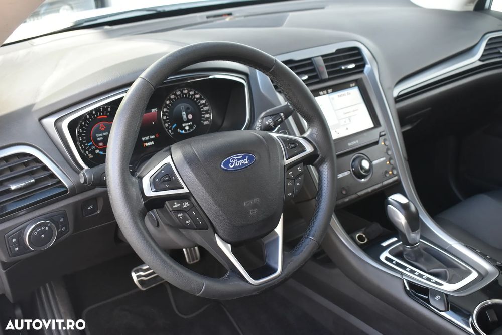 Ford Mondeo 2.0 EcoBoost Titanium - 10