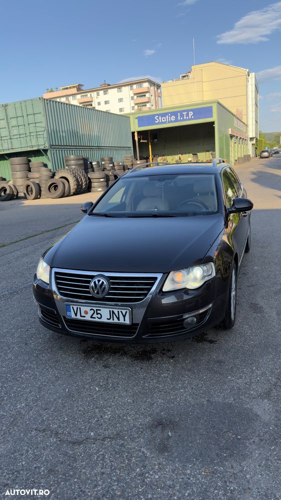Volkswagen Passat 2.0 TDI Trendline DPF DSG - 2