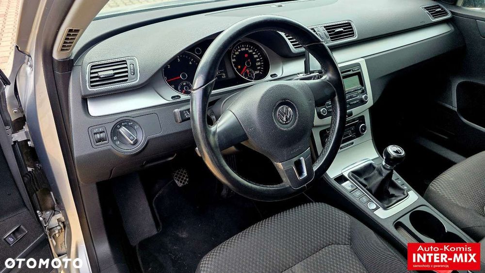 Volkswagen Passat - 21