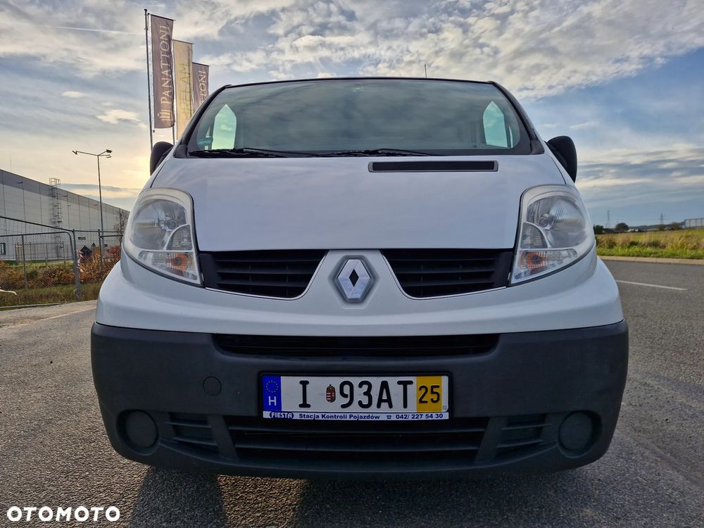 Renault TRAFIC - 2