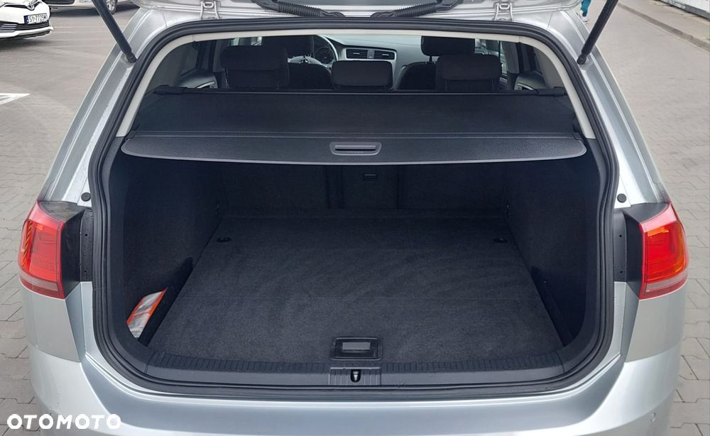 Volkswagen Golf 1.6 TDI BlueMotion Comfortline - 19