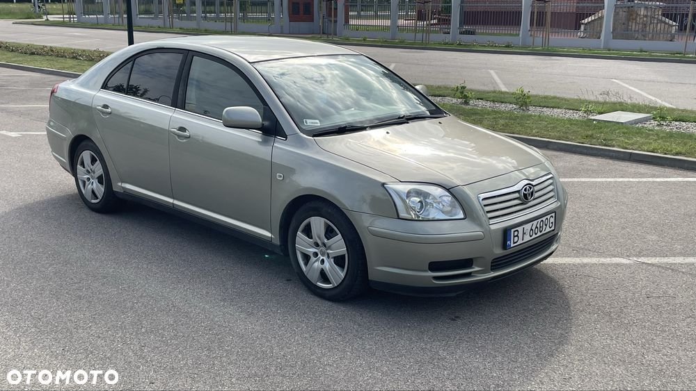 Toyota Avensis - 1