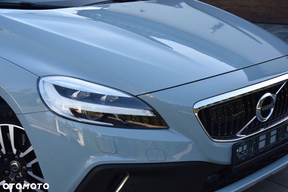 Volvo V40 Cross Country D2 Drive-E Summum - 1