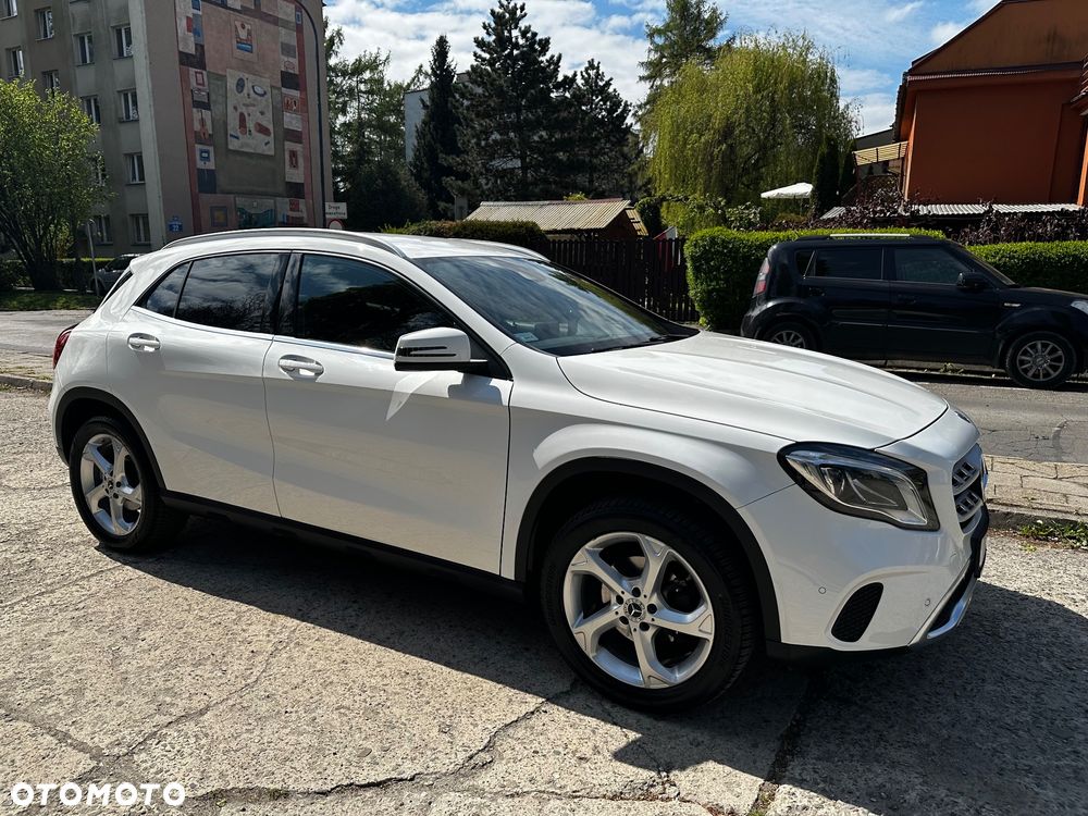 Mercedes-Benz GLA 200 7G-DCT - 2