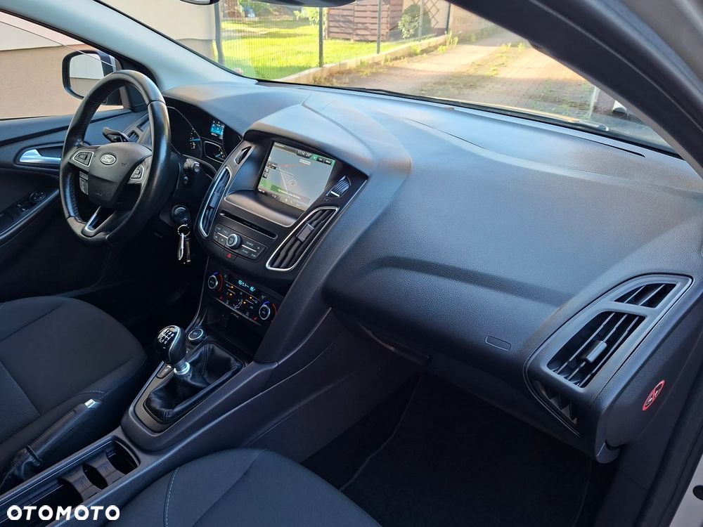 Ford Focus - 24