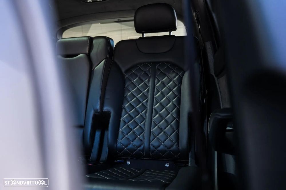Audi SQ7 4.0 TDI V8 quattro Tiptronic 7L — fotografia 46