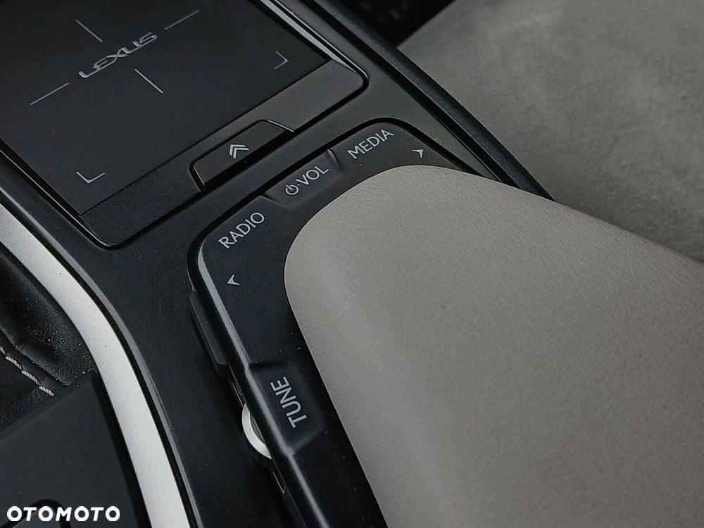Lexus UX 250h GPF Business Edition 2WD - 25