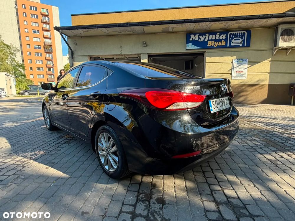 Hyundai Elantra 1.6 Comfort - 8