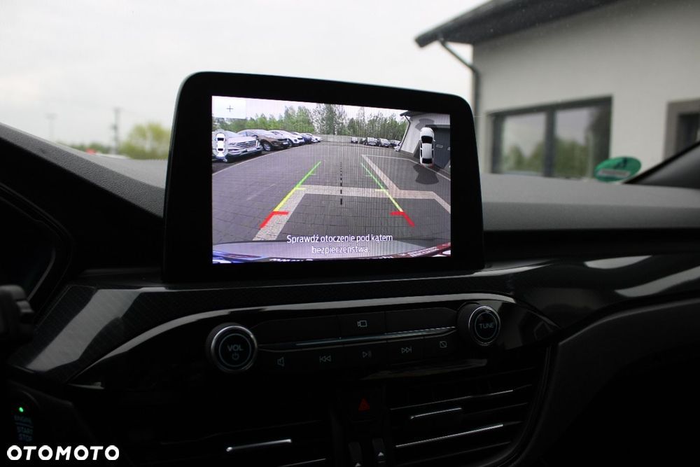 Ford Kuga - 37