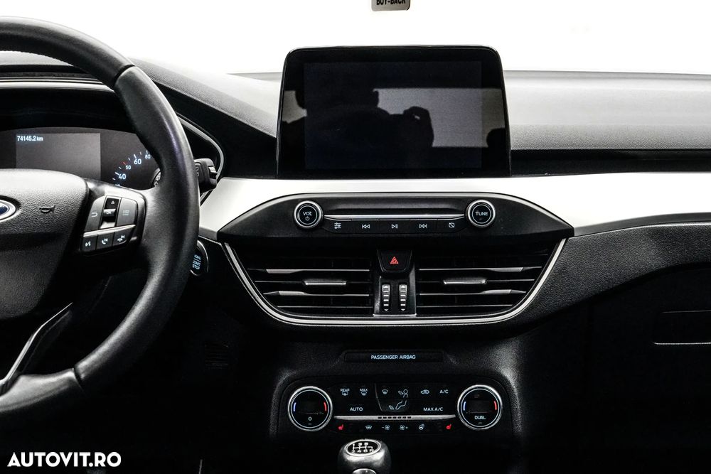 Ford Focus 1.0 EcoBoost Titanium Business - 19