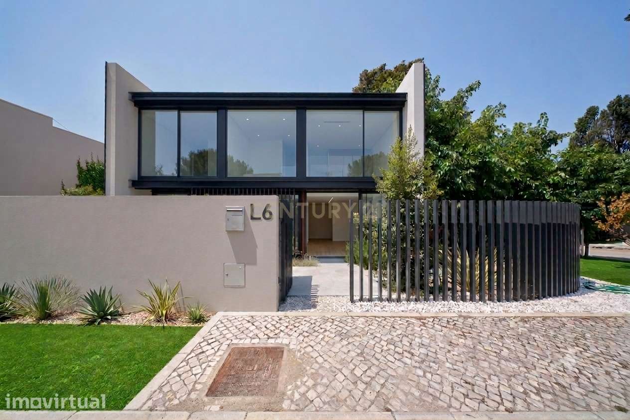 Moradia T4 | Área de Construção: 380m² | Lote: 502m² | 3 Pisos | Pisci - Grande imagem: 2/55