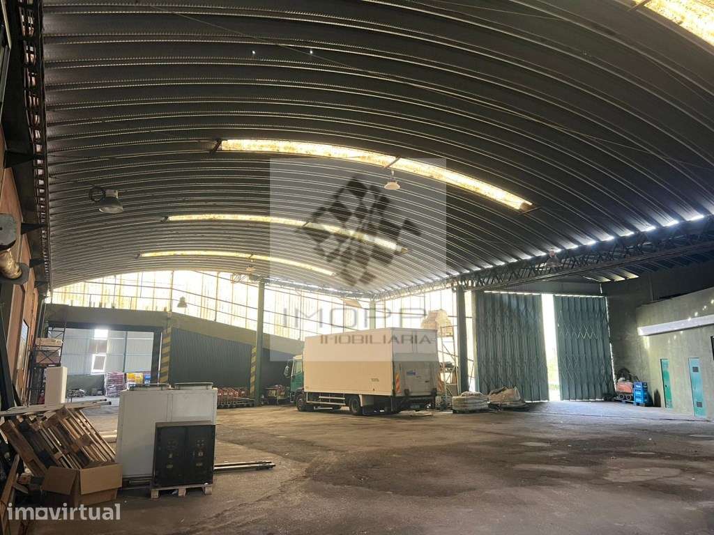 Armazém/Edifício Logístico com 2.400 m² + 3.000 m² de logradouro co... - Grande imagem: 2/18