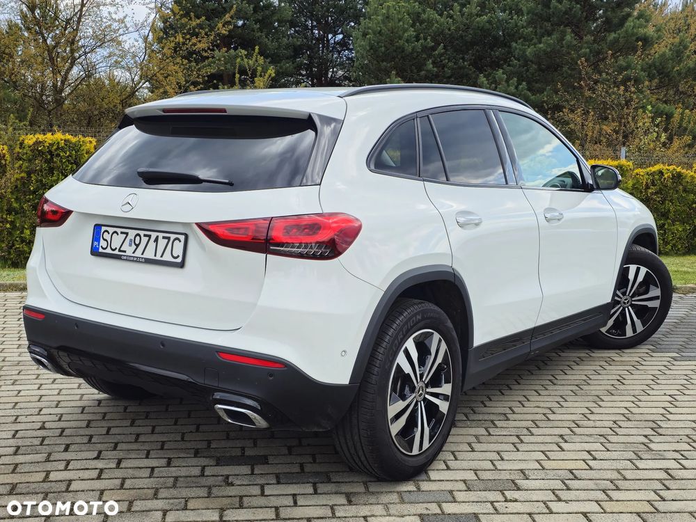 Mercedes-Benz GLA 200 Progressive - 4