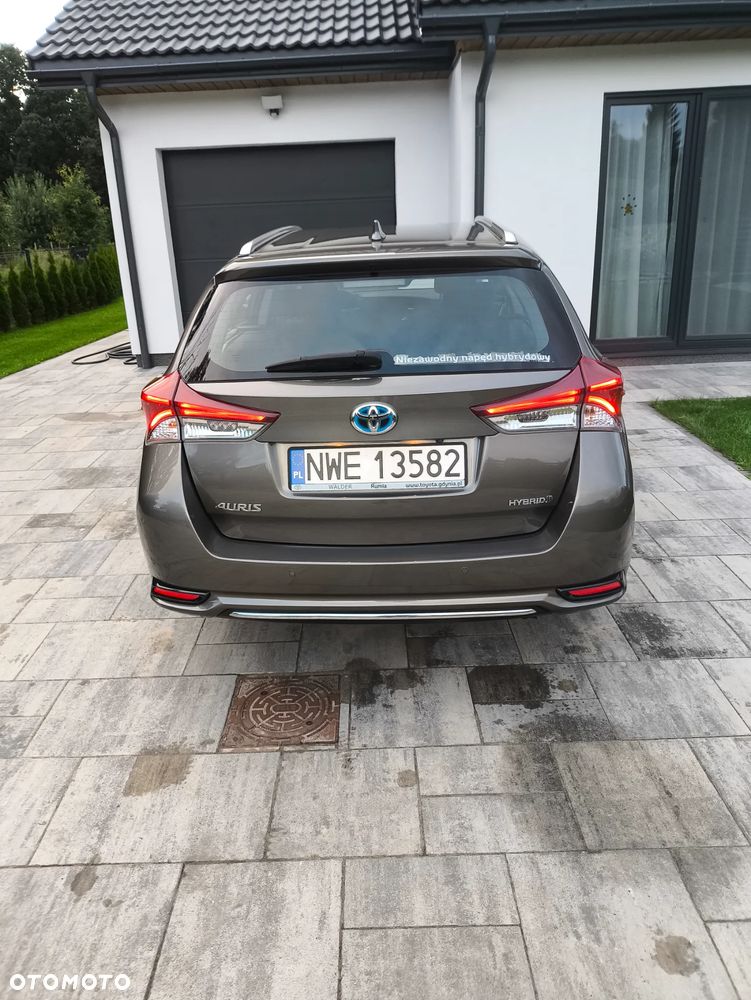 Toyota Auris Hybrid 135 Prestige - 2