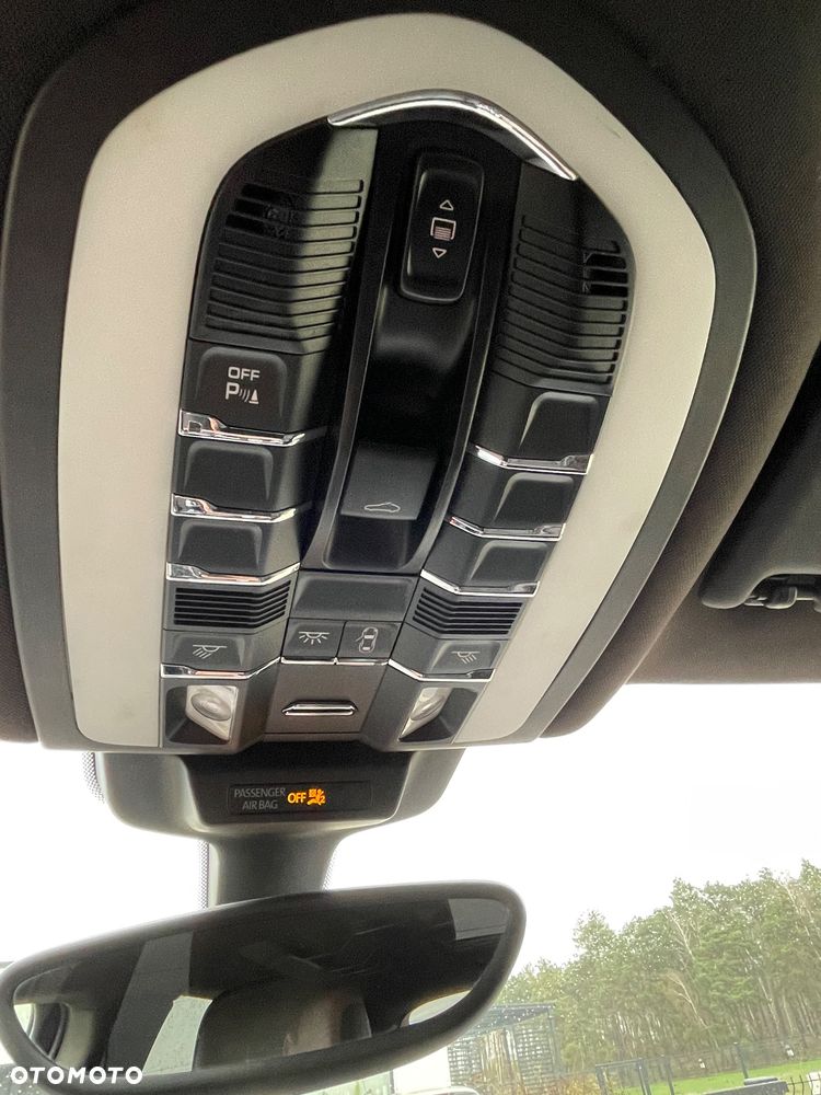 Porsche Macan - 10