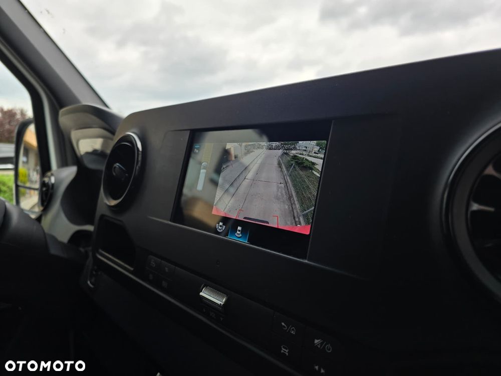 Mercedes-Benz SPRINTER 907 317 - 9