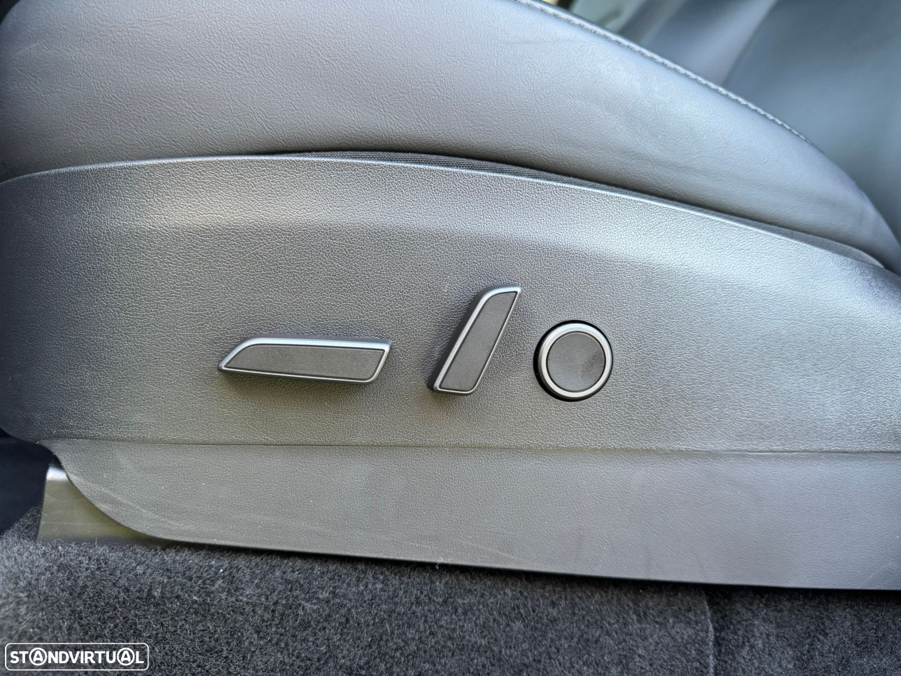 Tesla Model Y Long Range Tração Integral - 17