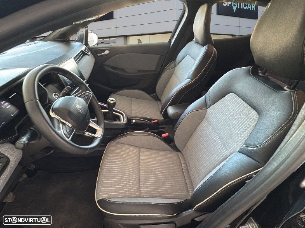 Renault Clio 1.0 TCe Techno — fotografia 9