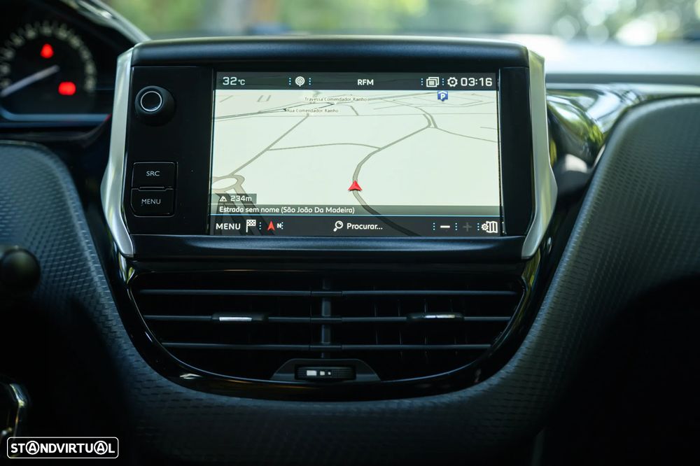 Peugeot 208 1.2 PureTech Signature - 41