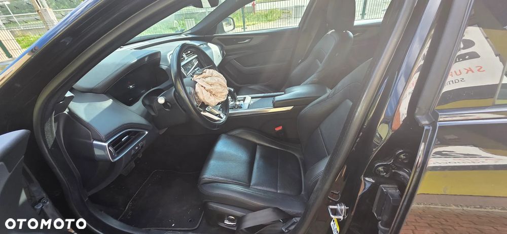 Jaguar XE 2.0 P300 AWD R-Dynamic Black - 13
