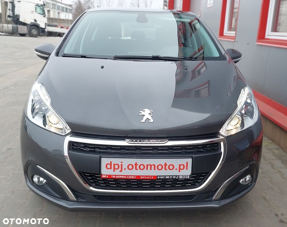 Peugeot 208 - 10