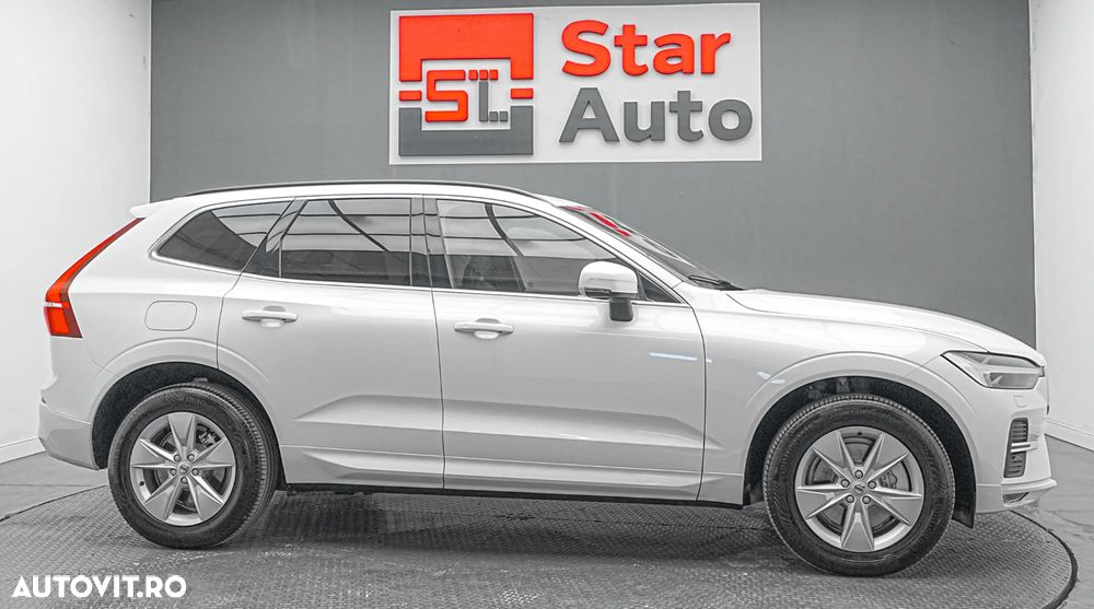Volvo XC 60 B4 MHEV AT8 AWD Momentum Pro - 11