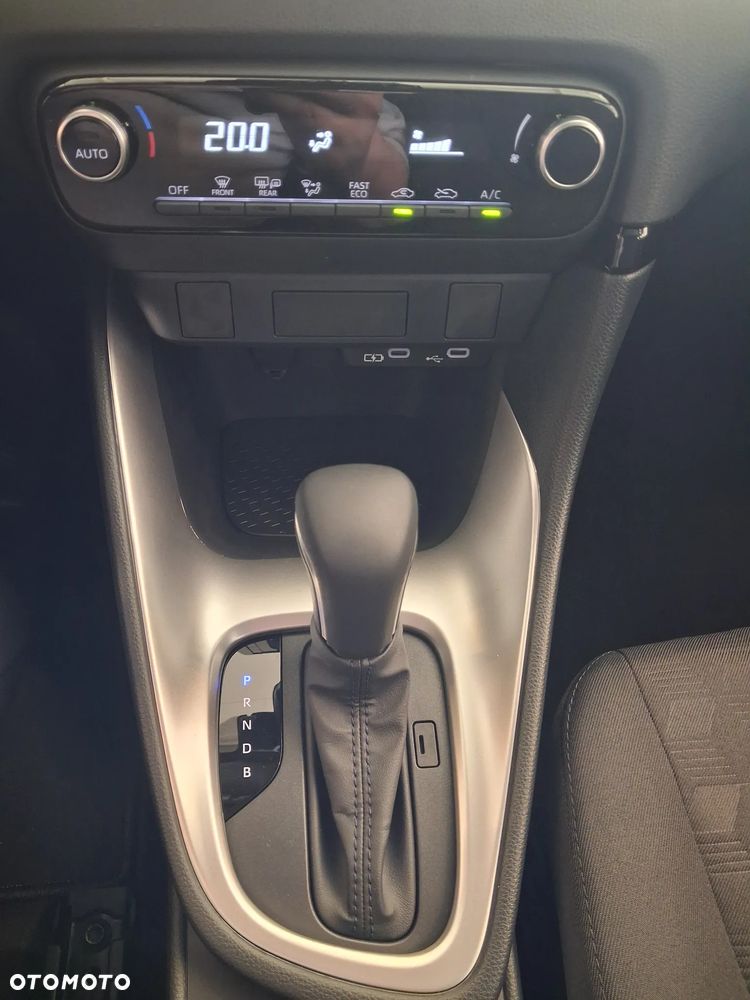 Toyota Yaris - 17