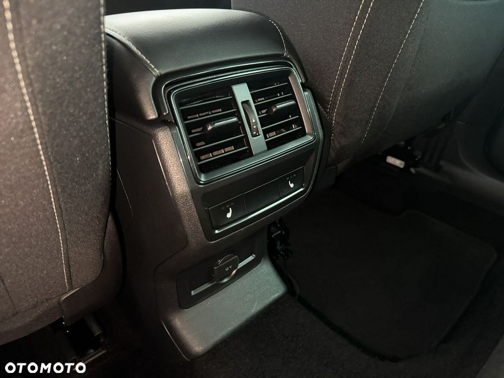 Skoda Karoq 2.0 TSI 4x4 DSG Sportline - 29