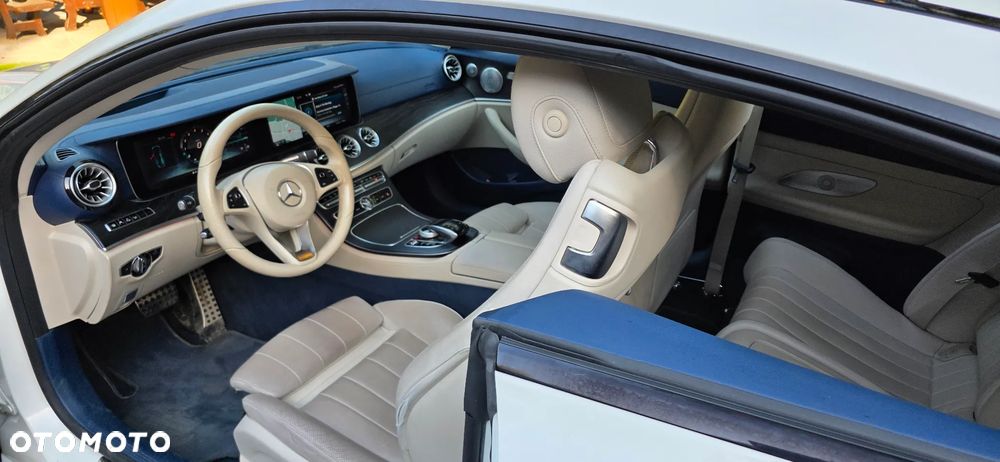 Mercedes-Benz Klasa E 400 4-Matic 9G-TRONIC - 14