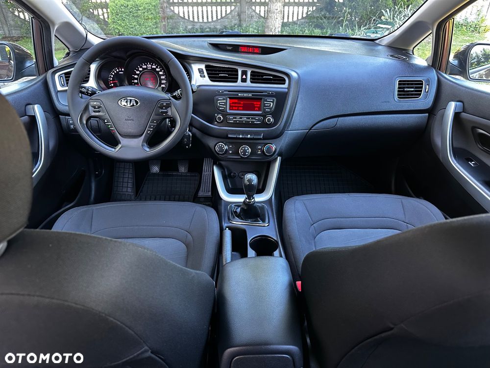 Kia Ceed 1.4 CVVT Attract - 18