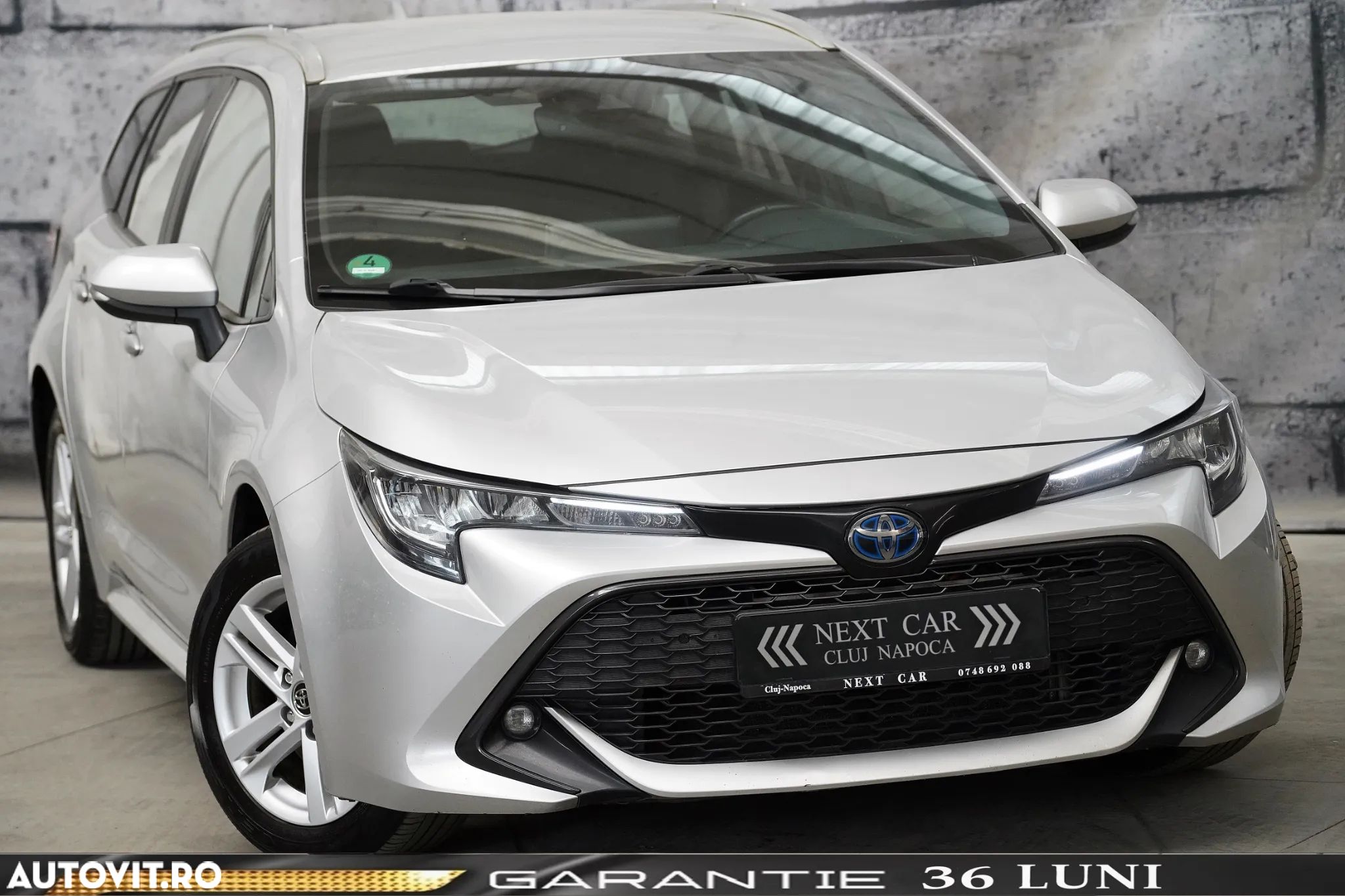 Toyota Corolla 2.0 Hybrid Lounge - 1