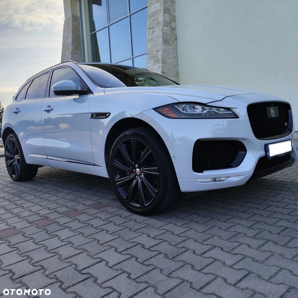 Jaguar F-Pace S AWD - 4