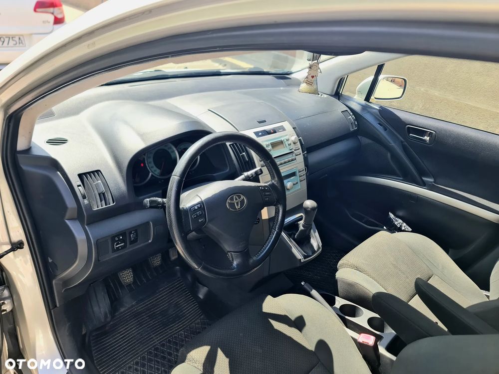 Toyota Corolla 2.0 D-4D Sol - 2