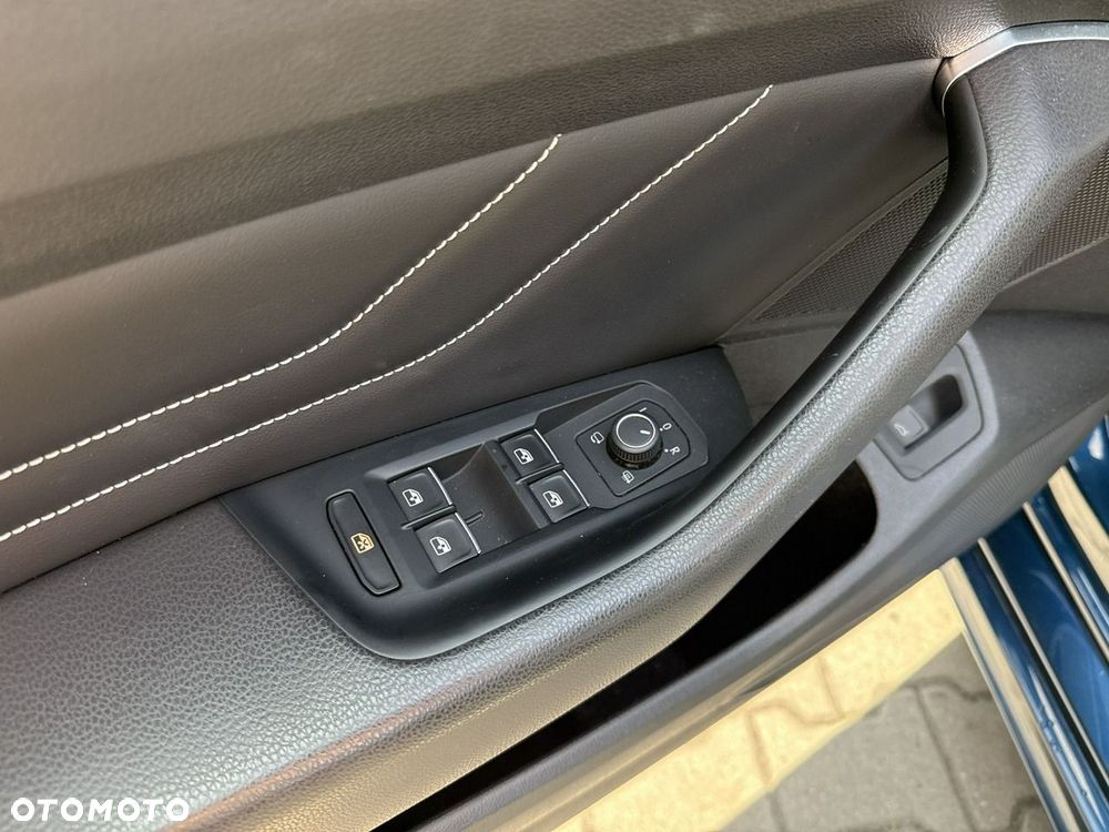 Volkswagen Passat 2.0 TSI Elegance DSG - 12