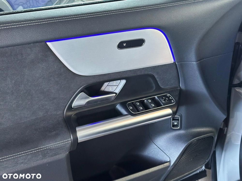 Mercedes-Benz GLA - 17