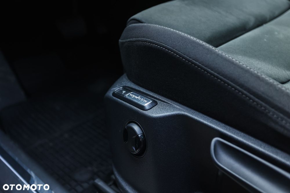 Volkswagen Tiguan 2.0 TDI SCR 4Motion (BlueMotion Techn.) DSG Highline - 19