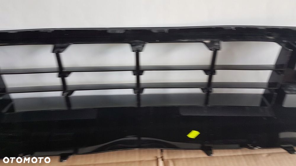 KRATKA ŚRODKOWA ZDERZAKA PRZÓD VOLVO XC60 LIFT R-DESIGN 32234959 - 9