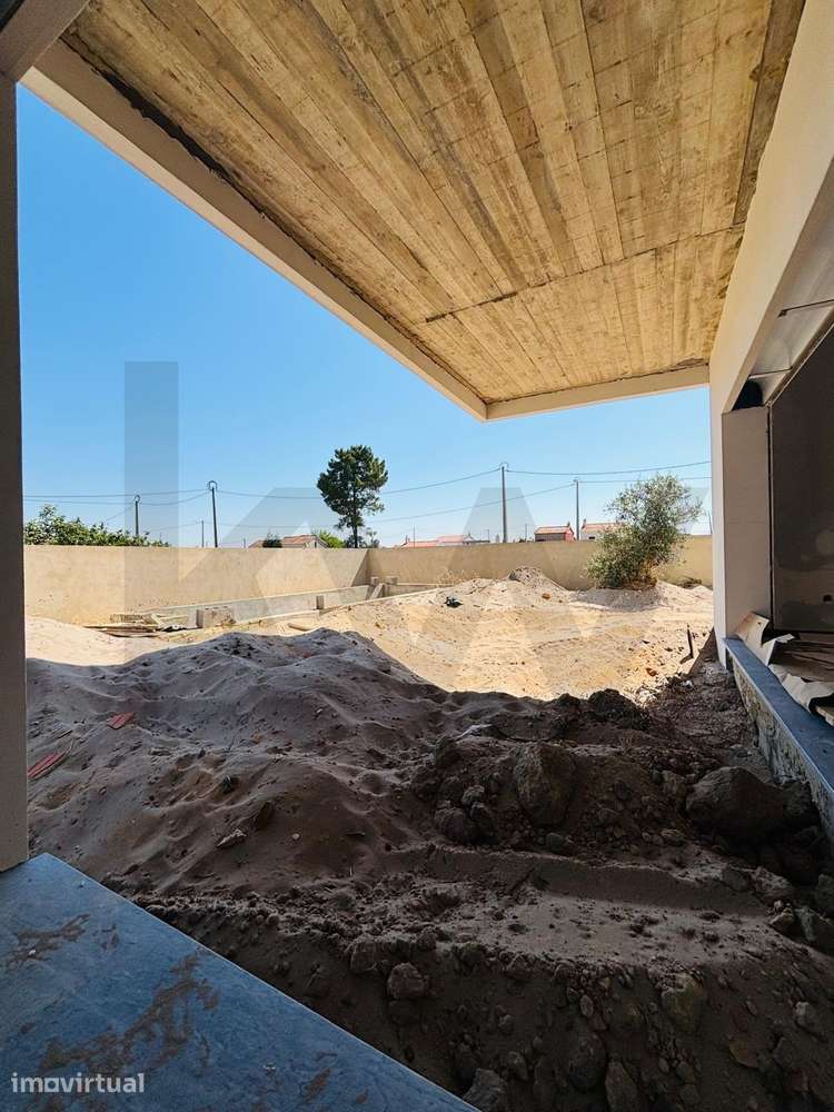 Exclusiva Moradia Térrea/Isolada T3 com 3 Suítes e Piscina – Quinta da - Grande imagem: 2/32