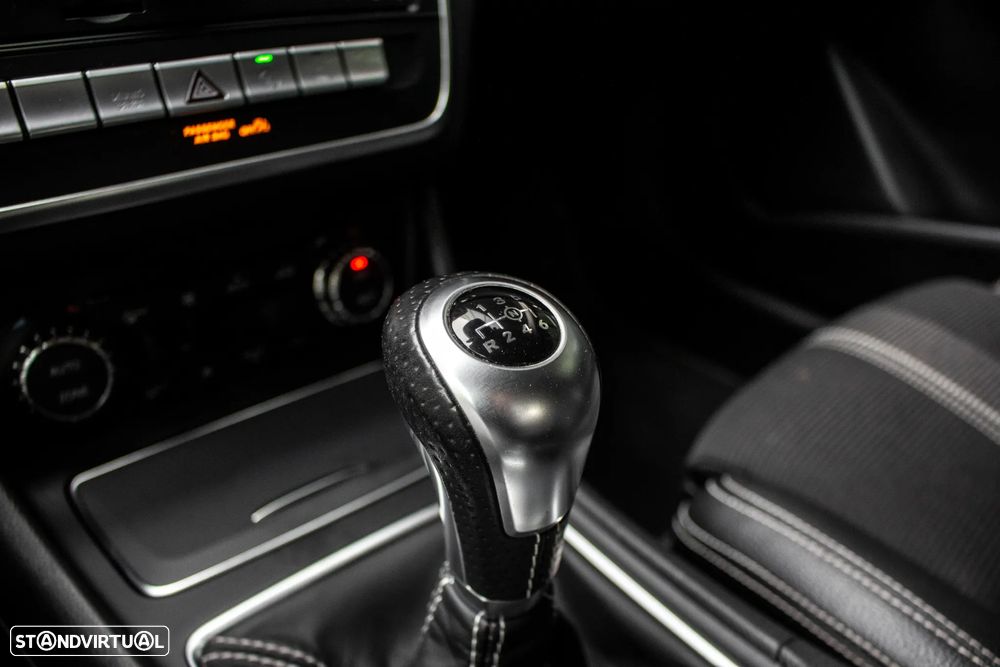 Mercedes-Benz GLA 180 d Urban - 20