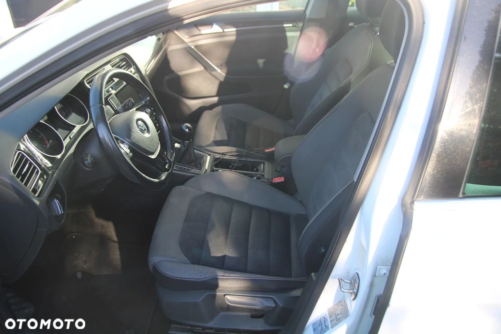 Volkswagen Golf - 7