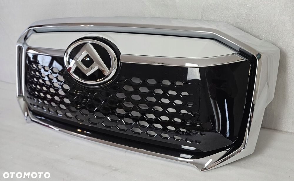 GRILL ATRAPA CHROMY MAXUS eDELIVER 9 V90 2019- - 3