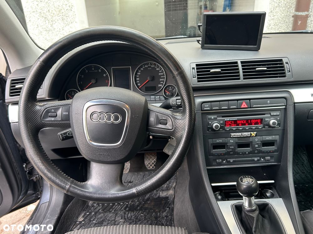 Audi A4 Avant 2.0 T FSI quattro - 8